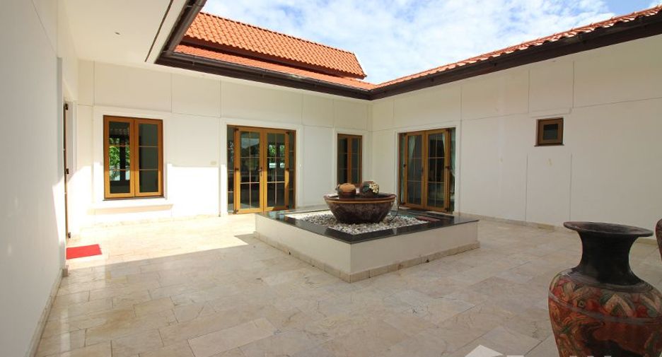 À vendre 4 chambres villa à Hua Hin, Prachuap Khiri Khan