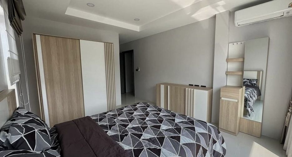 For rent 3 bedrooms villa in Bang Lamung, Chonburi