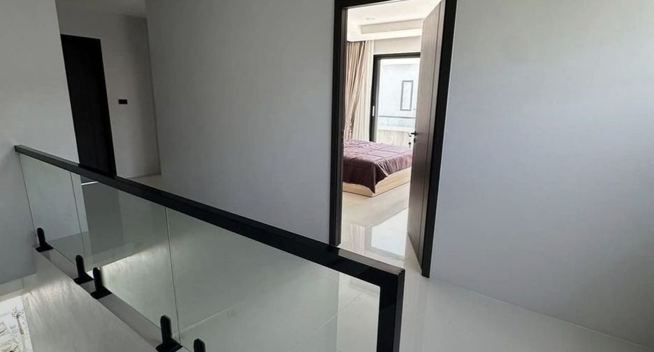 For rent 3 bedrooms villa in Bang Lamung, Chonburi