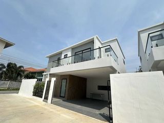 For Rent 3 Bedroom Villa In Bang Lamung, Chonburi