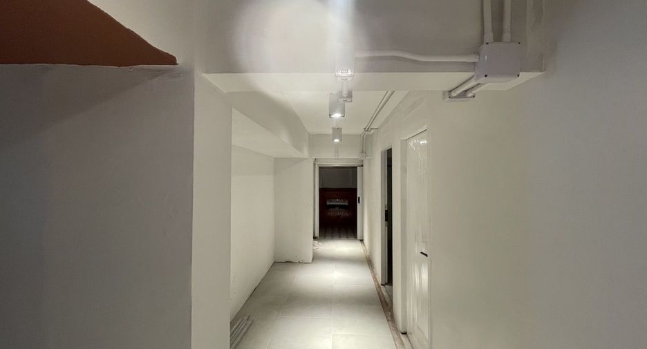 For sale and for rent 10 bedrooms retail Space in Khan Na Yao, Bangkok