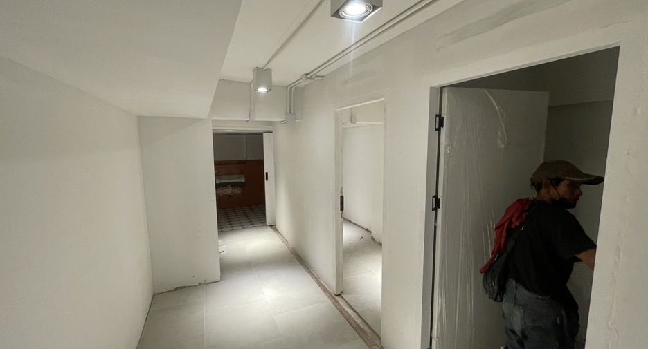 For sale and for rent 10 bedrooms retail Space in Khan Na Yao, Bangkok