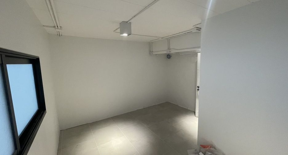 For sale and for rent 10 bedrooms retail Space in Khan Na Yao, Bangkok