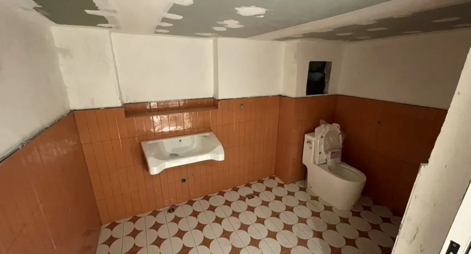 For sale and for rent 10 bedrooms retail Space in Khan Na Yao, Bangkok