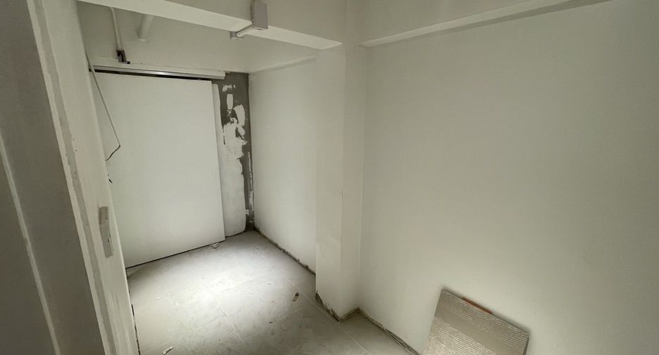 For sale and for rent 10 bedrooms retail Space in Khan Na Yao, Bangkok