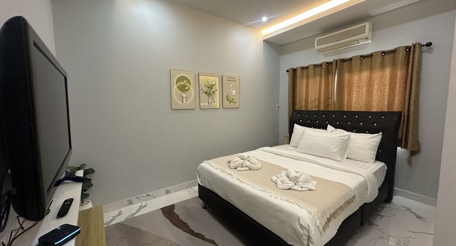 For rent 6 bedrooms villa in Saraphi, Chiang Mai