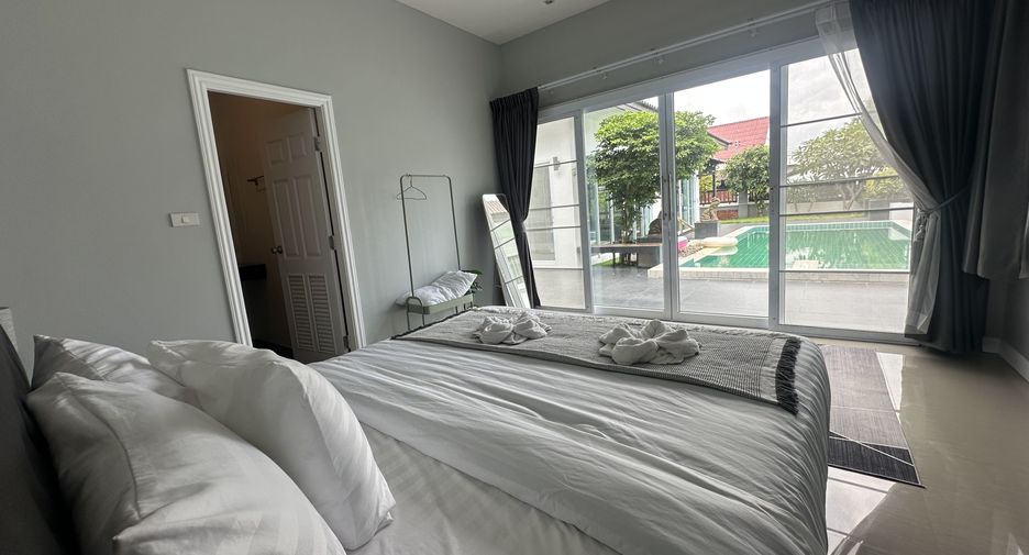 For rent 6 bedrooms villa in Saraphi, Chiang Mai