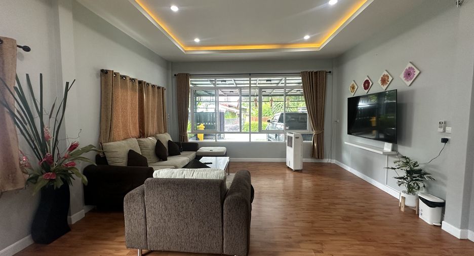 For rent 6 bedrooms villa in Saraphi, Chiang Mai