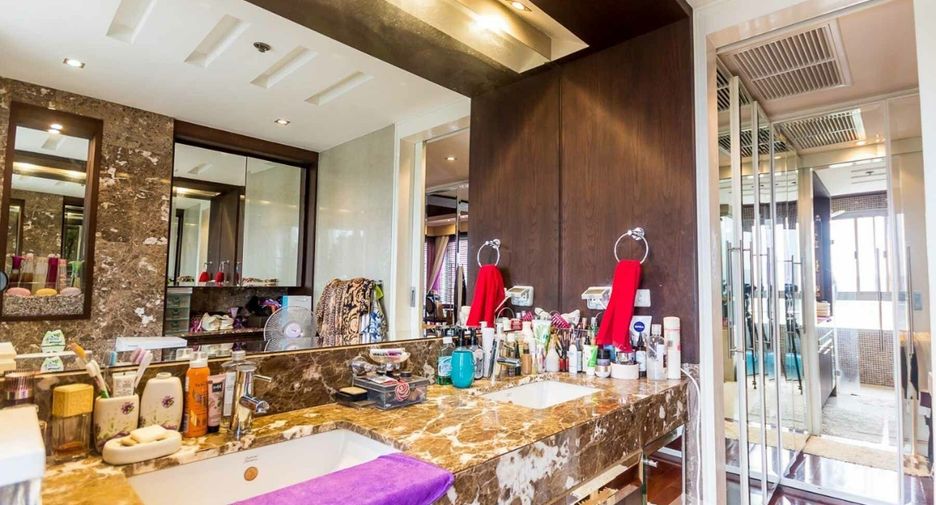 For sale 2 bedrooms condo in Cha Am, Phetchaburi