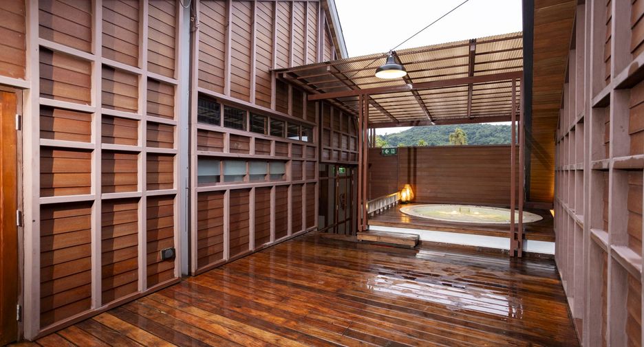 For sale 6 bedrooms villa in Mueang Krabi, Krabi