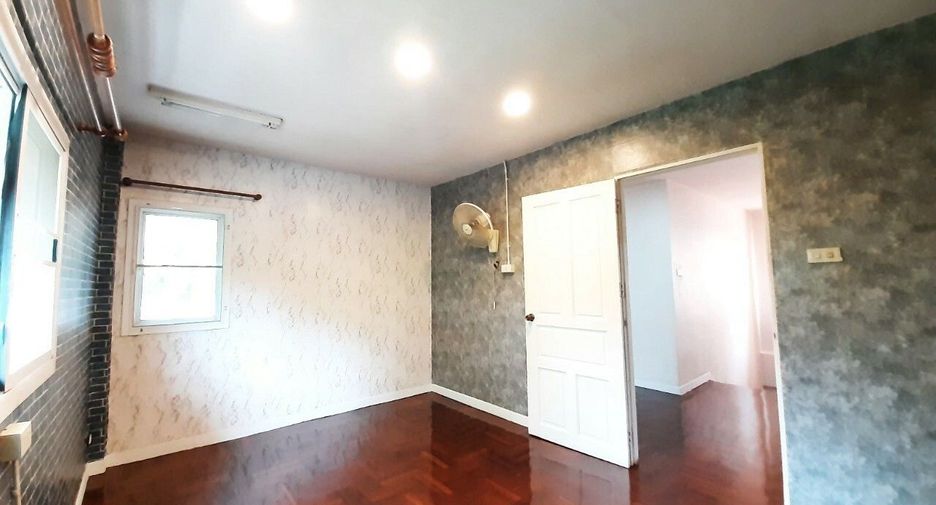 For sale 5 bedrooms house in Bueng Kum, Bangkok