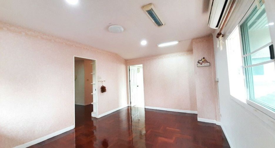 For sale 5 bedrooms house in Bueng Kum, Bangkok