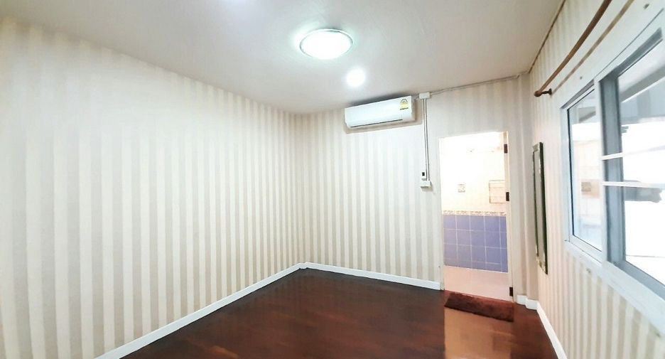 For sale 5 bedrooms house in Bueng Kum, Bangkok