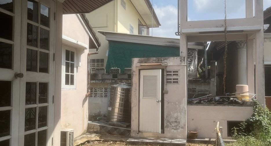 For sale 3 bedrooms house in Don Mueang, Bangkok