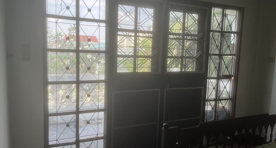 For sale 3 bedrooms house in Don Mueang, Bangkok