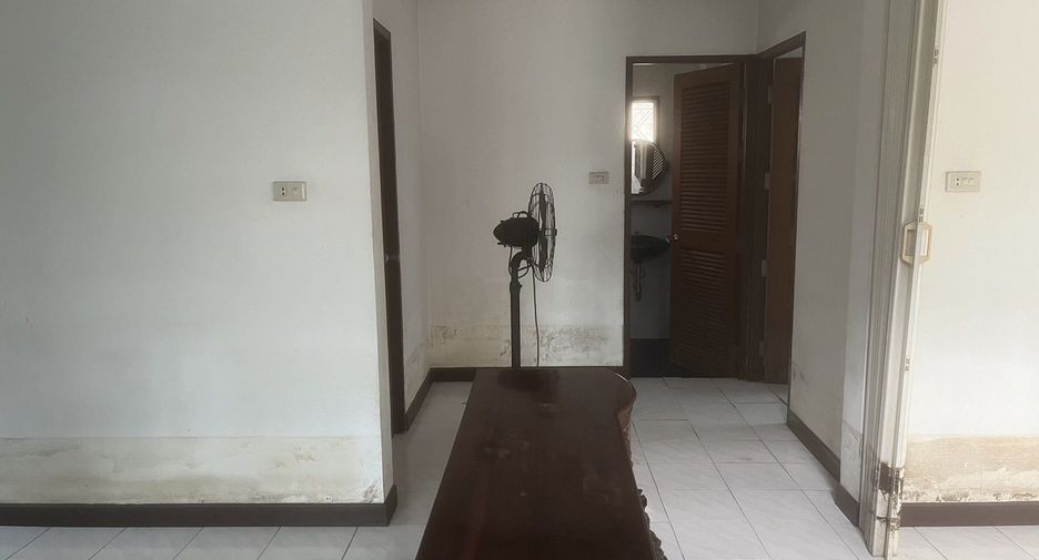 For sale 3 bedrooms house in Don Mueang, Bangkok