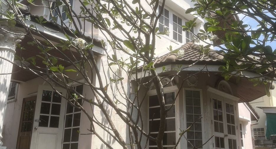 For sale 3 bedrooms house in Don Mueang, Bangkok