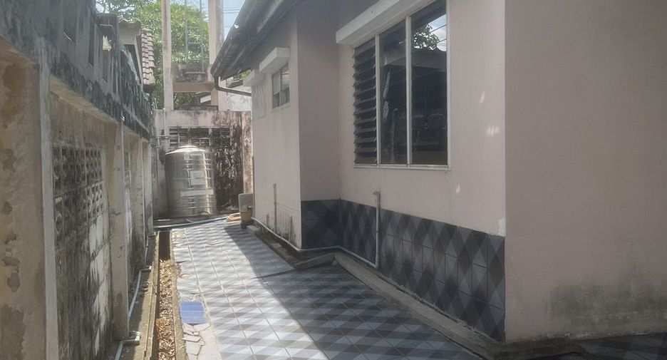 For sale 3 bedrooms house in Don Mueang, Bangkok