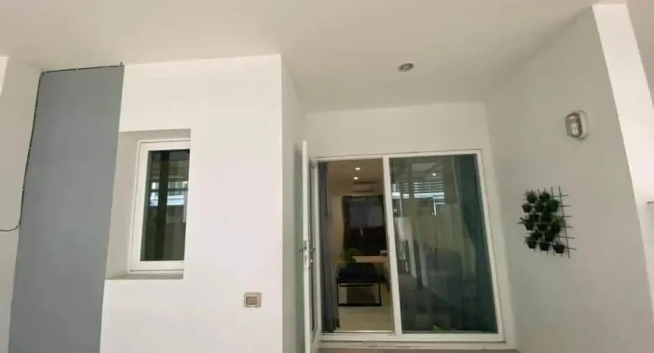 For rent 2 bedrooms townhouse in Mueang Chiang Mai, Chiang Mai
