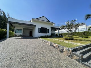 À vendre et à louer 3 chambres villa à Hua Hin, Prachuap Khiri Khan