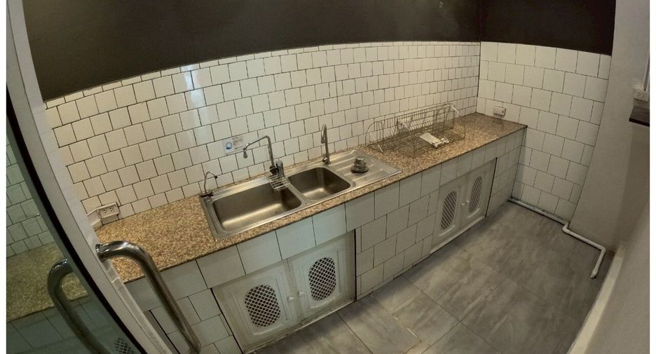 For rent 3 bedrooms townhouse in Mueang Chiang Mai, Chiang Mai
