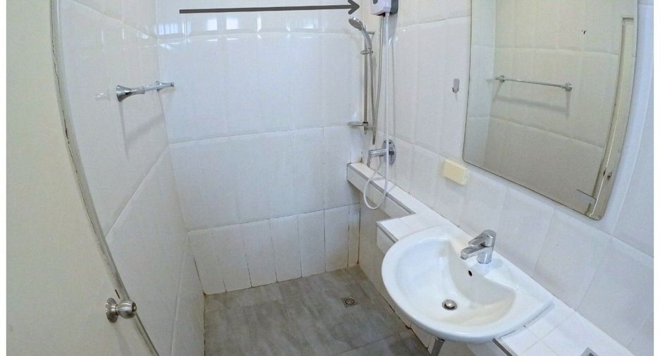 For rent 3 bedrooms townhouse in Mueang Chiang Mai, Chiang Mai