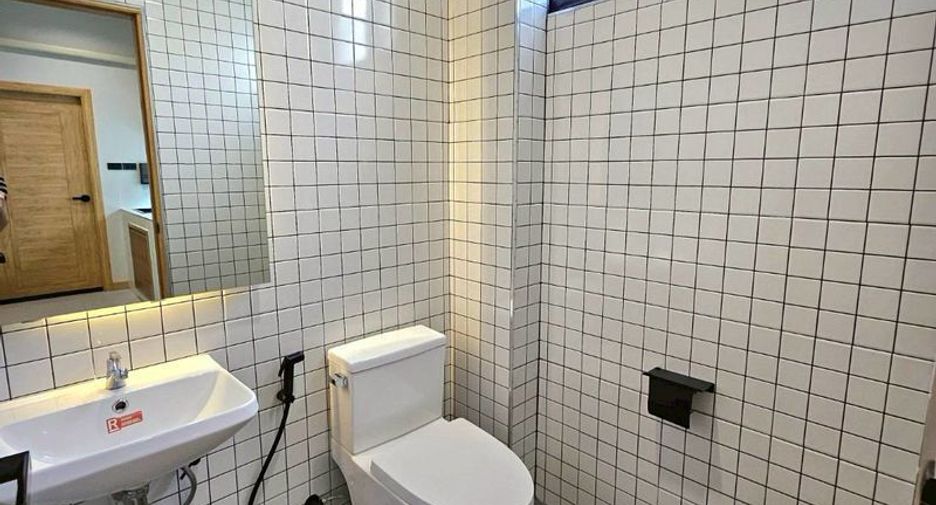 For sale 3 bedrooms house in Saraphi, Chiang Mai