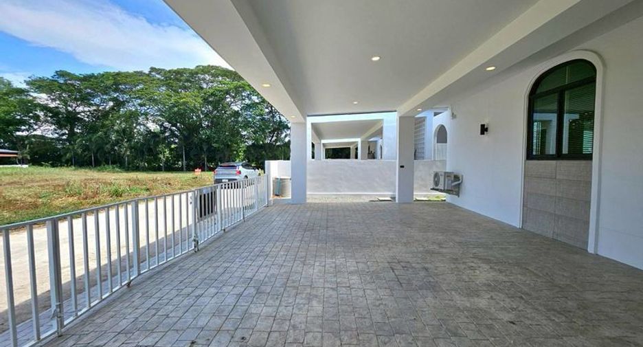 For sale 3 bedrooms house in Saraphi, Chiang Mai