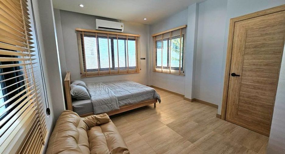 For sale 3 bedrooms house in Saraphi, Chiang Mai