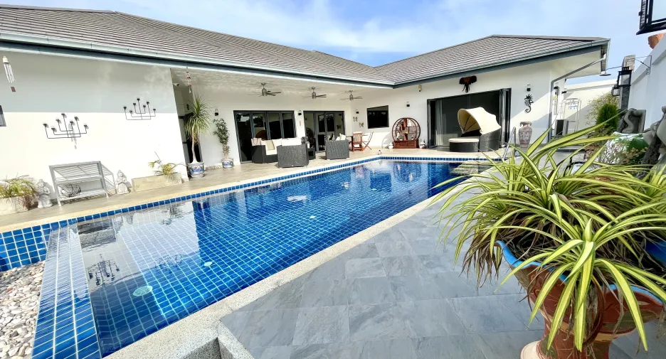 For sale 5 bedrooms villa in Hua Hin, Prachuap Khiri Khan