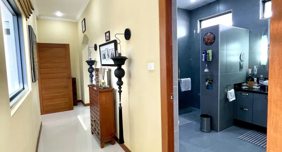 For sale 5 bedrooms villa in Hua Hin, Prachuap Khiri Khan