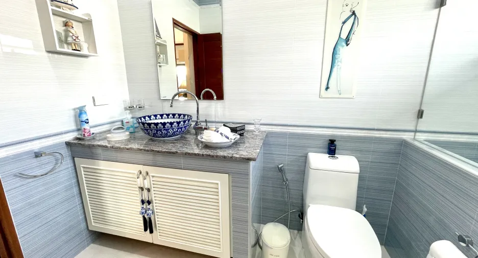 For sale 5 bedrooms villa in Hua Hin, Prachuap Khiri Khan