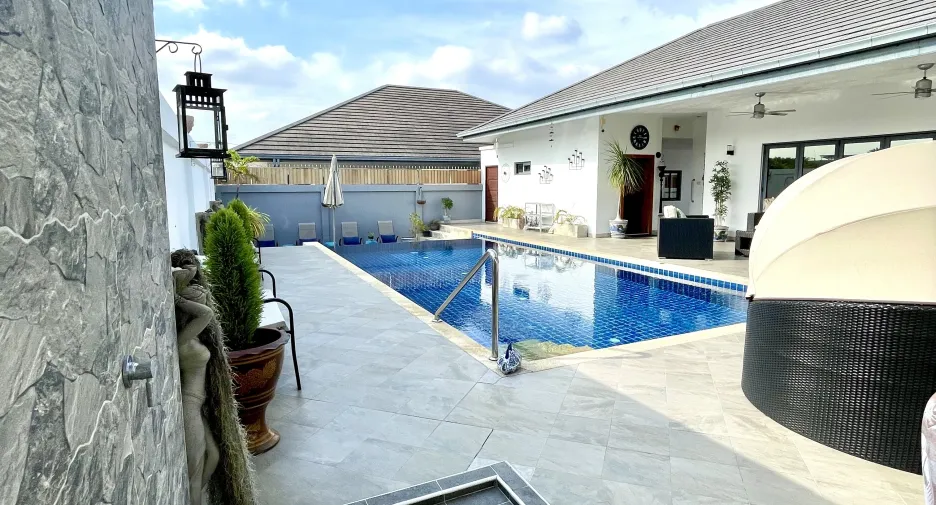 For sale 5 bedrooms villa in Hua Hin, Prachuap Khiri Khan