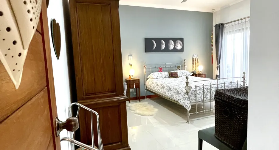 For sale 5 bedrooms villa in Hua Hin, Prachuap Khiri Khan