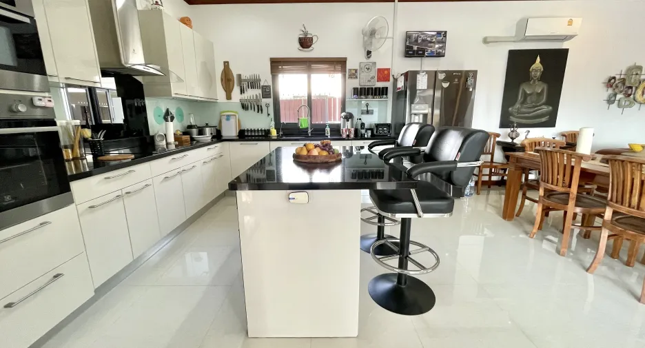 For sale 5 bedrooms villa in Hua Hin, Prachuap Khiri Khan