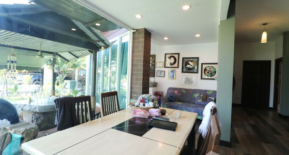 For sale 4 bedrooms house in Phen, Udon Thani