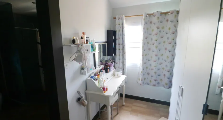 For sale 4 bedrooms house in Phen, Udon Thani