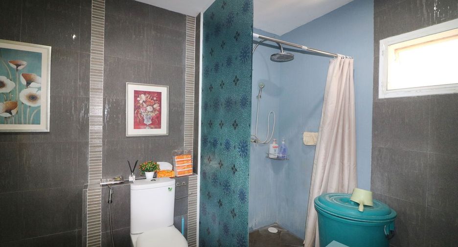 For sale 4 bedrooms house in Phen, Udon Thani