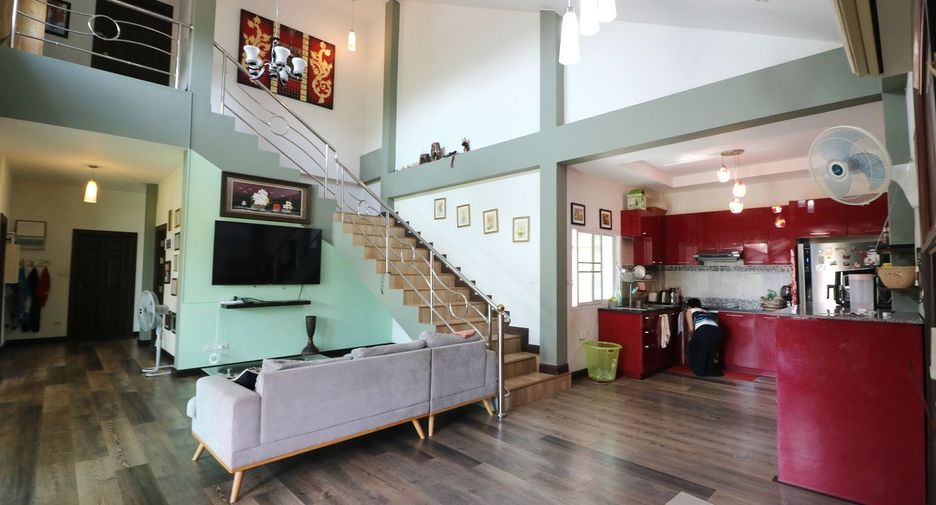 For sale 4 bedrooms house in Phen, Udon Thani