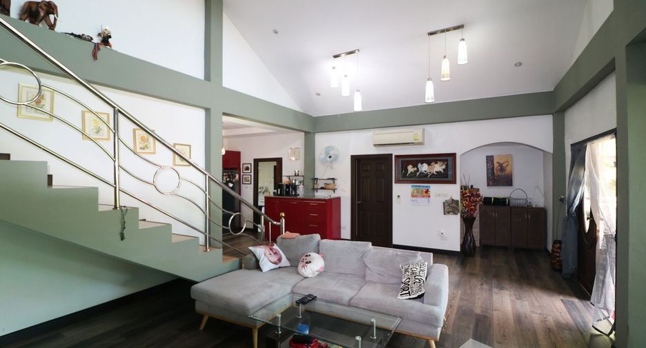 For sale 4 bedrooms house in Phen, Udon Thani