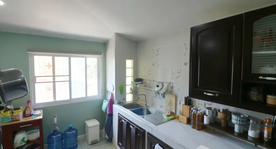 For sale 4 bedrooms house in Phen, Udon Thani