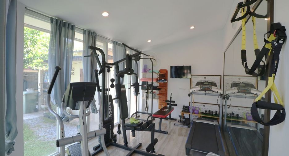 For sale 4 bedrooms house in Phen, Udon Thani