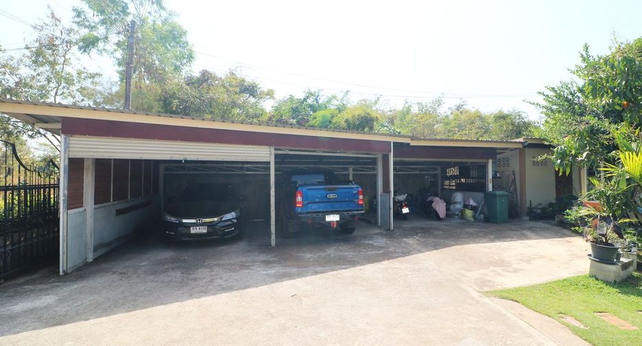 For sale 4 bedrooms house in Phen, Udon Thani