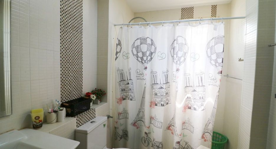 For sale 4 bedrooms house in Phen, Udon Thani