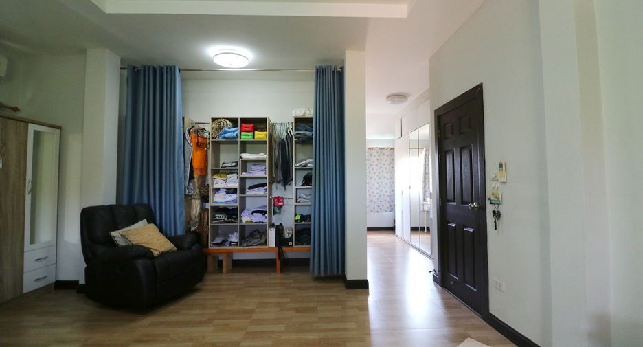 For sale 4 bedrooms house in Phen, Udon Thani
