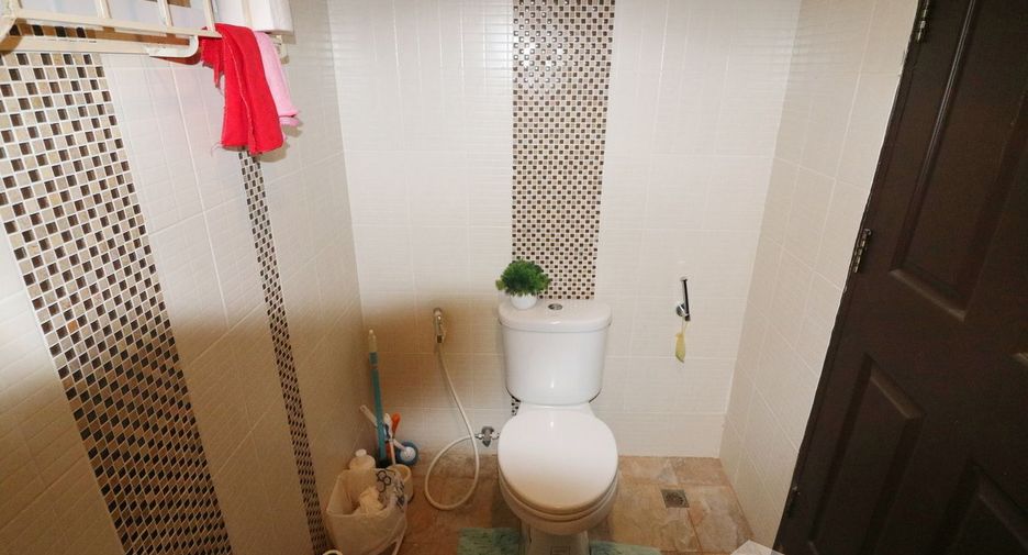 For sale 4 bedrooms house in Phen, Udon Thani