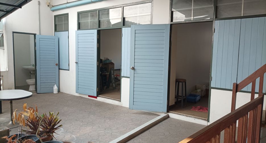 Reihenhaus zum Kauf mit 5 Zimmer in Mueang Chiang Mai, Chiang Mai