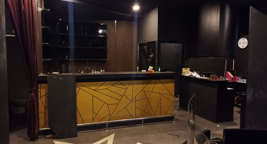 Reihenhaus zum Kauf mit 5 Zimmer in Mueang Chiang Mai, Chiang Mai