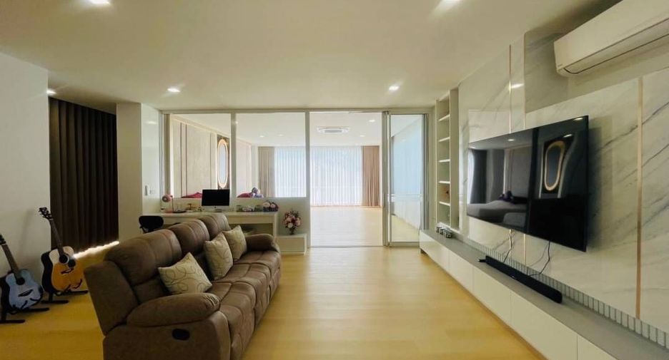 For rent 6 bedrooms villa in Saraphi, Chiang Mai
