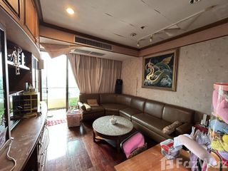 For sale 3 bedrooms condo in Khlong San, Bangkok